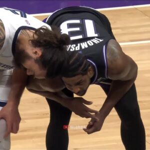 Steven Adams rubbing his head against Tristan's head is so funny 🤣