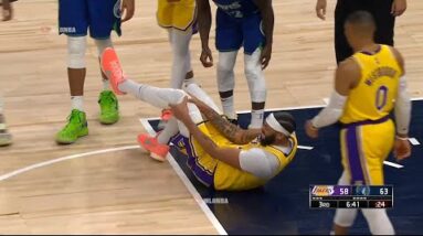 Anthony Davis appears to have suffered a knee injury 😳