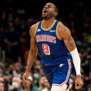 Clorox Clutch | Stop & Score Seals Warriors Win in Boston - Dec. 17, 2021