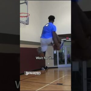 CRAZY OFF THE WALL DUNK!!