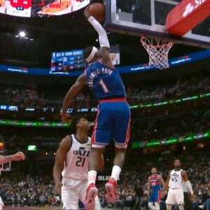 KCP is a legend for this one... getting blocked by the backboard 💀