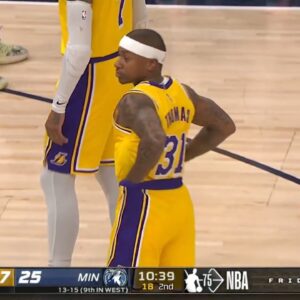 Isaiah Thomas Gets Standing Ovation After This!
