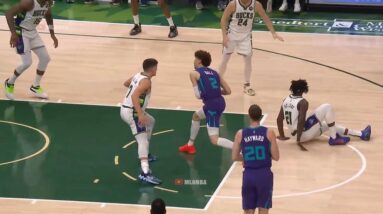 LaMelo just dropped Jrue Holiday so crazy 😱