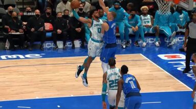 Miles Bridges doing his best Ja "Almost" Morant impersonation 👍