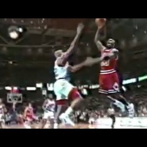 Michael Jordan Dunks Hard on Barkley! (1992.03.08)