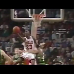 Michael Jordan Get Buckets WITHOUT LOOKING! (1992.04.07)