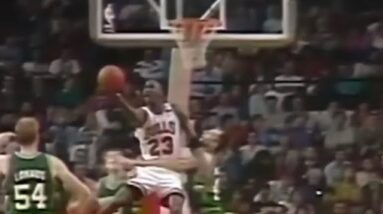 Michael Jordan Get Buckets WITHOUT LOOKING! (1992.04.07)