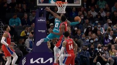 Miles Bridges so damn acrobatic 😮