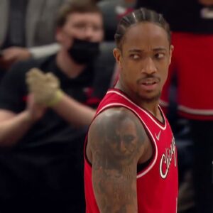 Derozan Drains Clutch Mid-Range Over Lebron After He Blocks Him! 💦