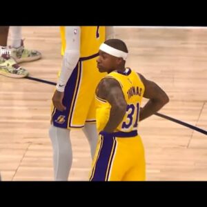 Isaiah Thomas Got A Standing Ovation In His Return To The NBA❤️