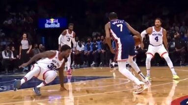 Kevin Durant Made Julius Randle Look Like He Was Slipping On Ice & Then Forgot How To Dribble😂