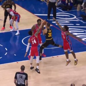 Stephen Curry Crazy Mid-Air Move To Get Wide Open For Three!