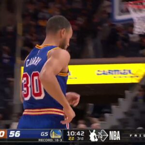 Stephen Curry Hits Double Step-Back Three !