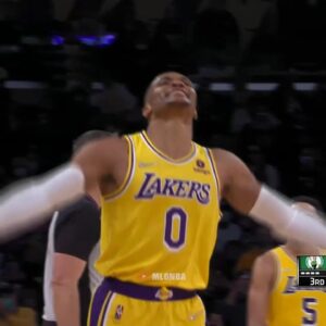Westbrook with the crowd hyping 3 to push the Lakers to a strong lead 😎