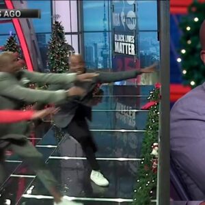 Kenny Smith Loses Race to the Videoboard Again 🤣 Inside the NBA