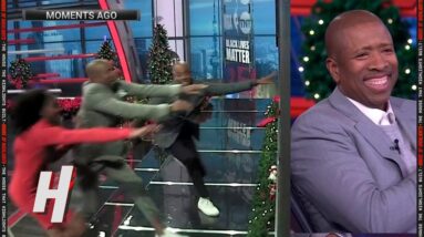 Kenny Smith Loses Race to the Videoboard Again 🤣 Inside the NBA
