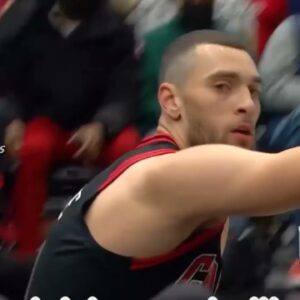Zach Lavine Shocked By His Teammates Craziest In Game Dunk！