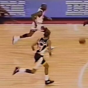 Michael Jordan Eating Reggie Miller Alive (1993.01.02)