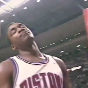 Michael Jordan IMMUNE to Pistons' Defense! (1992.01.19)