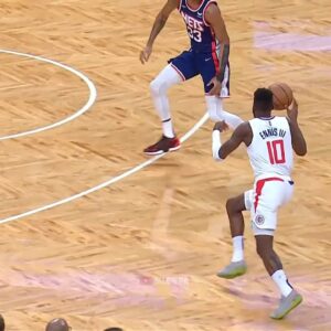 Clippers player with one of the worst uncalled travels of all time 💀